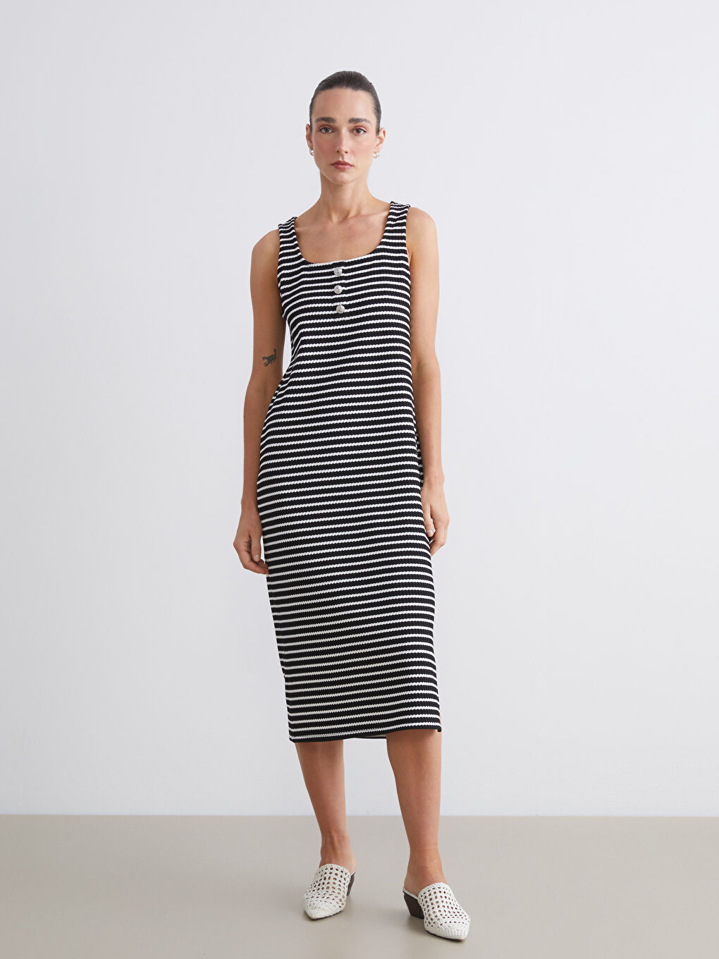 Siyah U Yaka Çizgili A Kesim Elbise-1