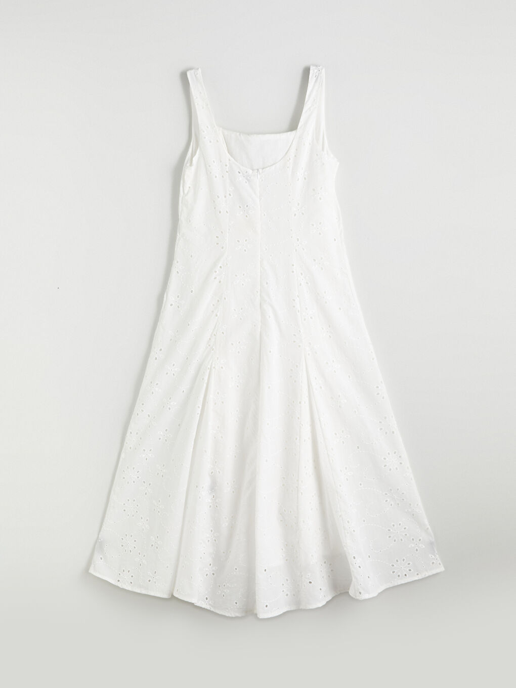 Beyaz Kare Yaka Ajurlu Elbise-4