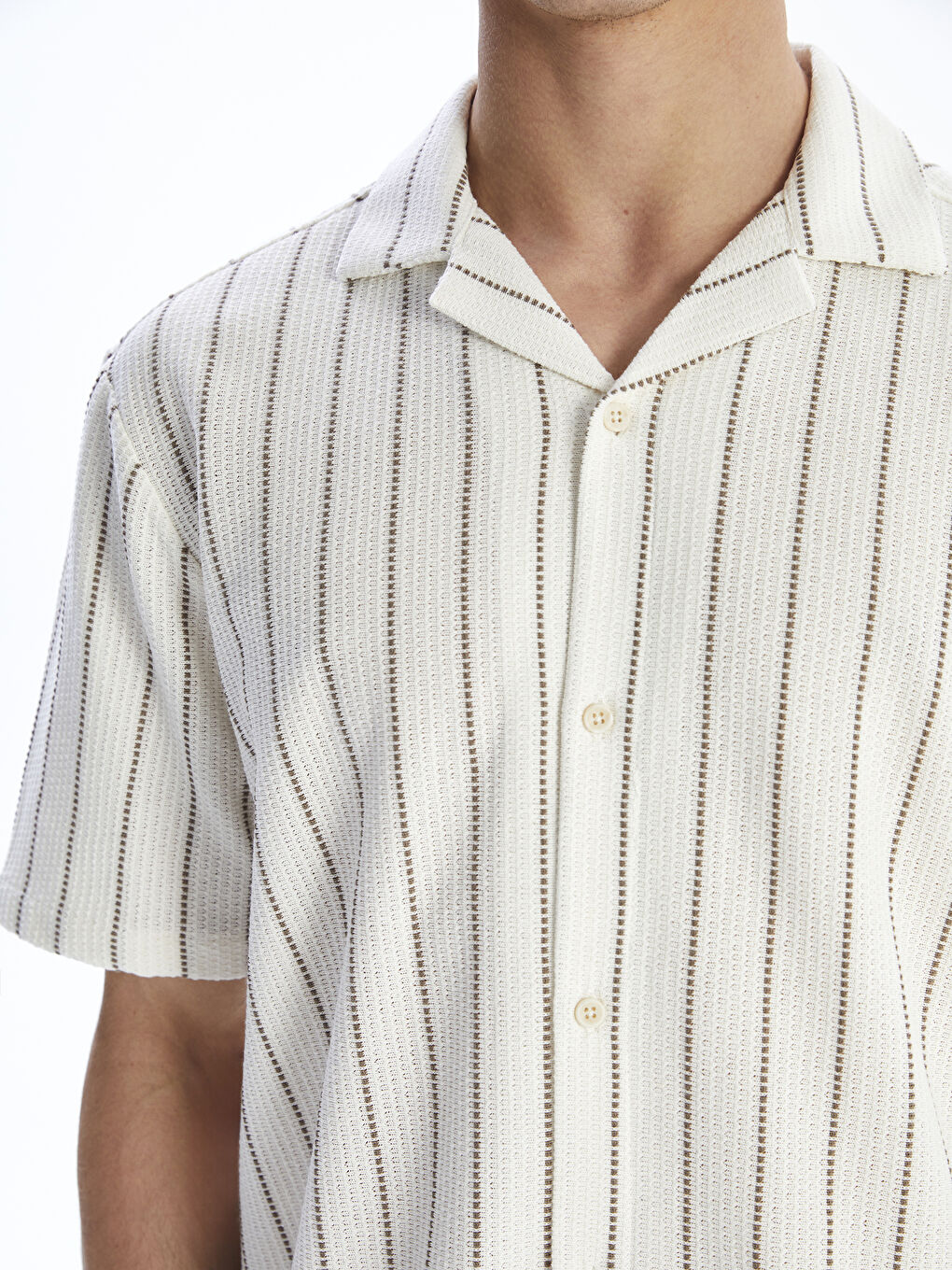 Bej Regular Fit Resort Yaka Çizgili Armürlü Erkek Gömlek-2