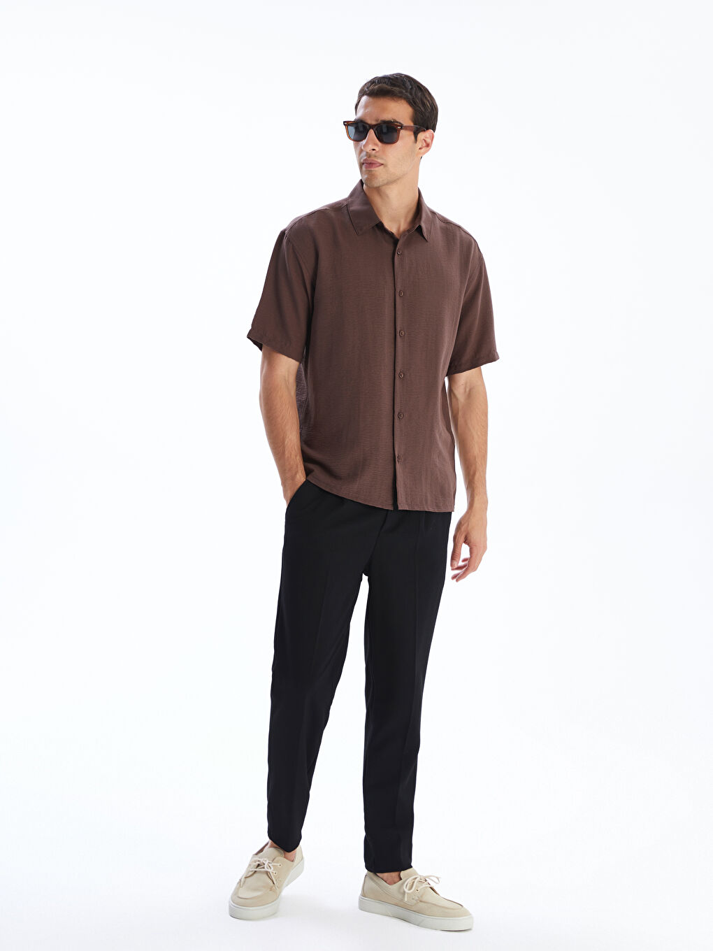 Kahverengi Regular Fit Kısa Kollu Armürlü Erkek Gömlek-1