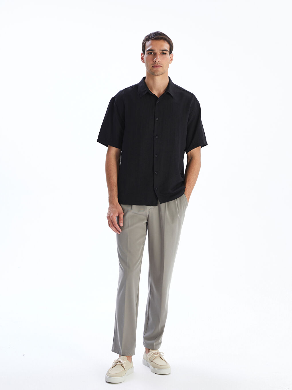 Siyah Regular Fit Kısa Kollu Armürlü Erkek Gömlek-1