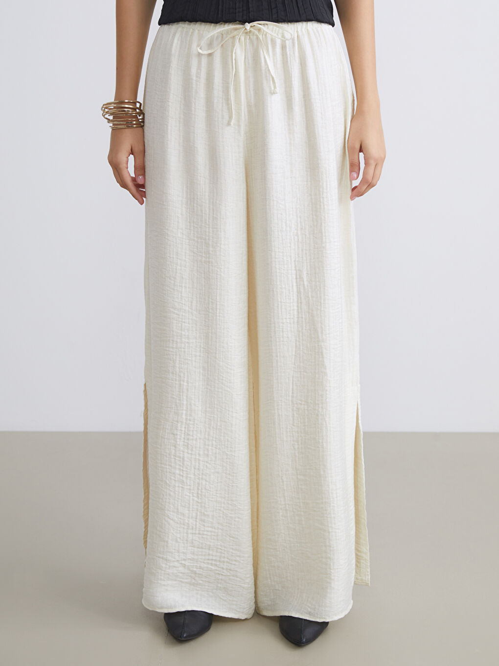 Elasticated Waist Textured Women's Trousers-1