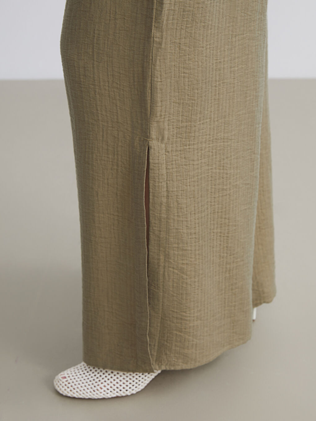 Elasticated Waist Textured Women's Trousers-2