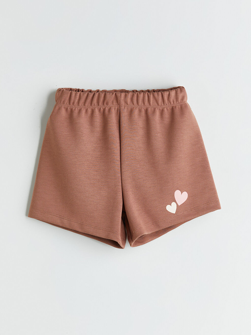 Kahverengi Beli Lastikli Kalp Baskılı Kız Çocuk Şort
