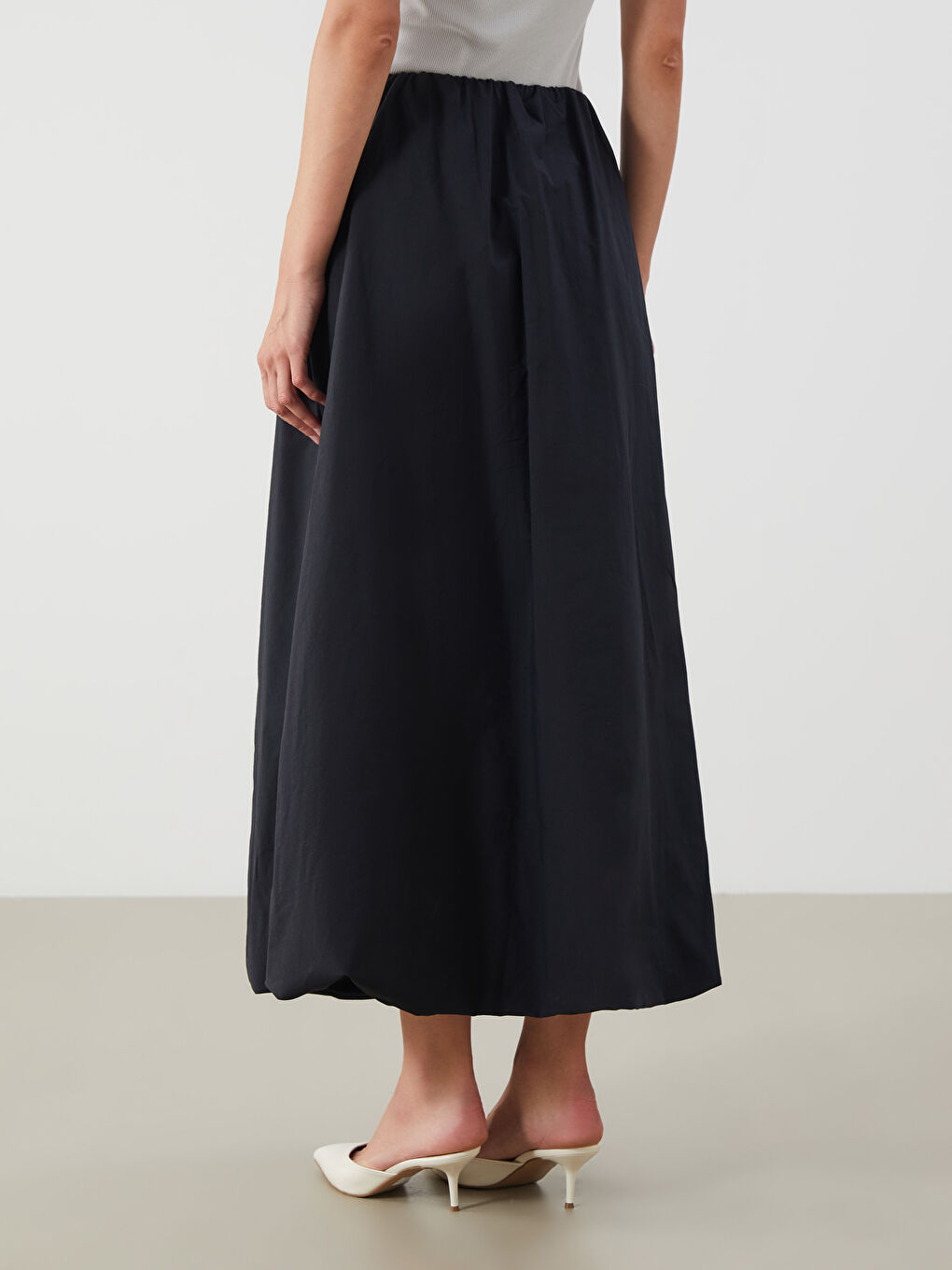 Siyah Beli Lastikli Poplin Balon Etek-3