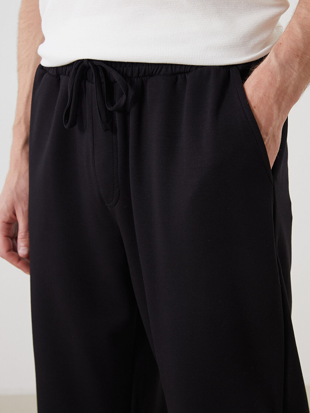 Siyah Standart Kalıp Erkek Şort-5