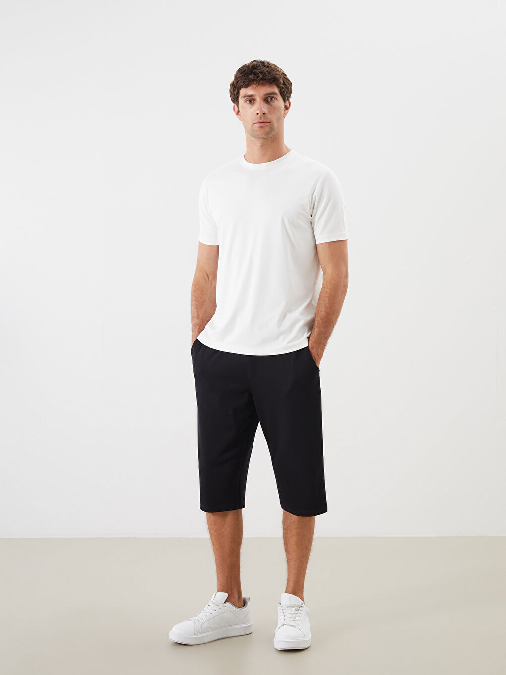 Siyah Standart Kalıp Erkek Şort-1