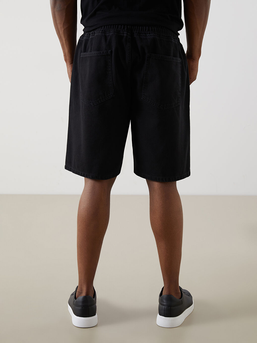 Siyah Büyük Beden Rahat Kalıp Erkek Jean Şort-8