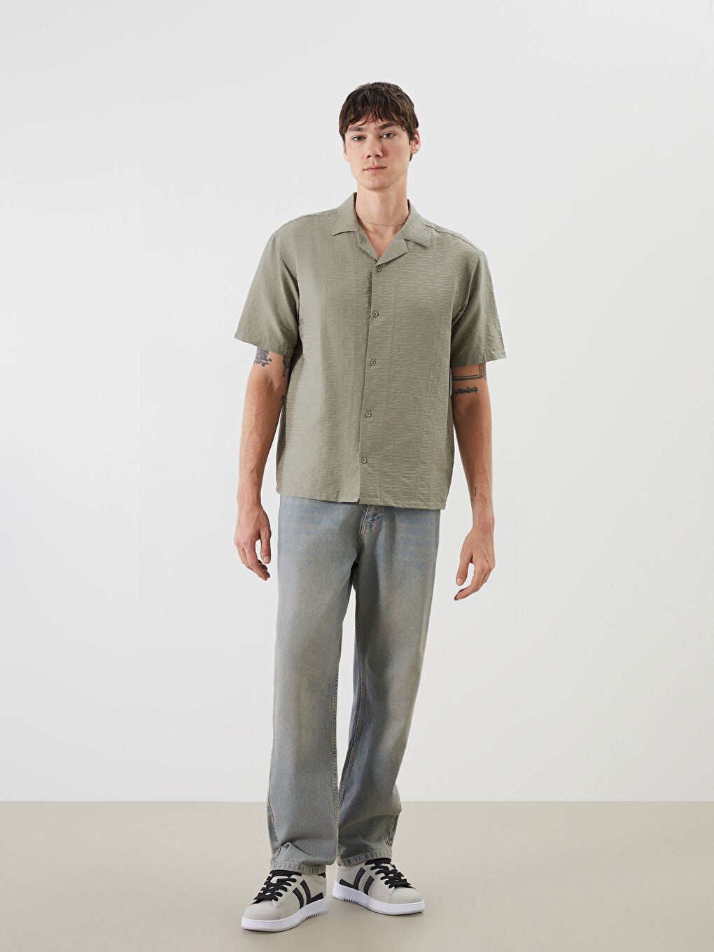 Yeşil Rahat Kalıp Resort Yaka Kısa Kollu Desenli Erkek Gömlek-1