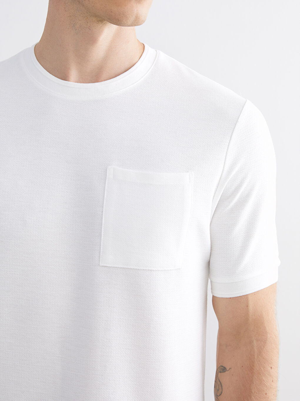 Ekru Bisiklet Yaka Erkek Tişört-2