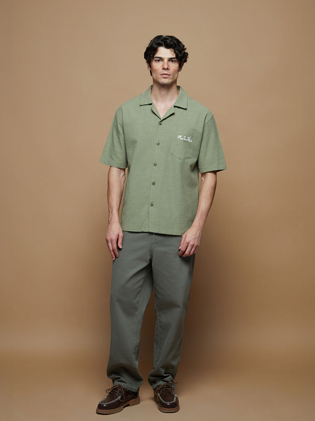 Haki Regular Fit Nakışlı Erkek Gömlek-1