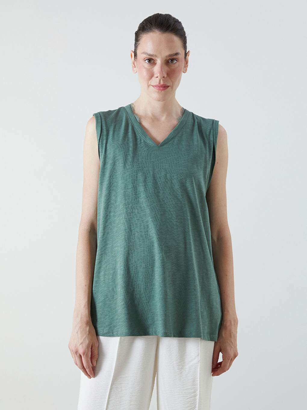 Yeşil V Yaka Keten Görünümlü Bluz