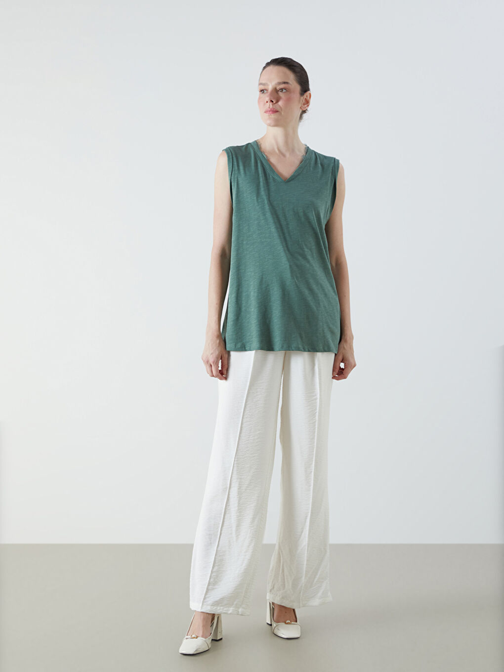 Yeşil V Yaka Keten Görünümlü Bluz-1