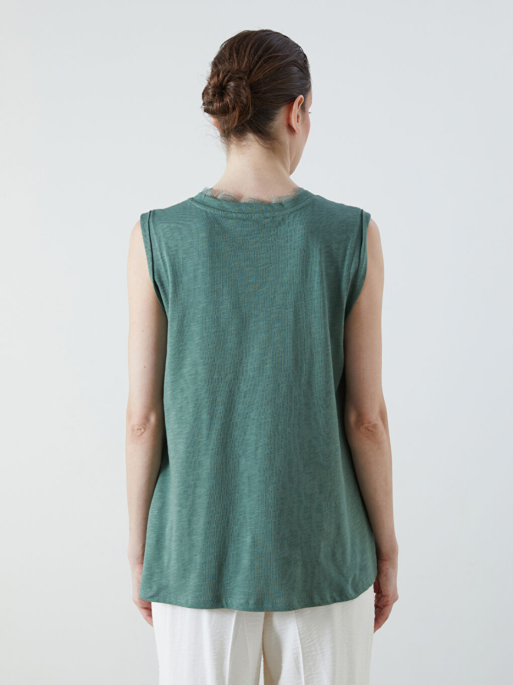 Yeşil V Yaka Keten Görünümlü Bluz-3