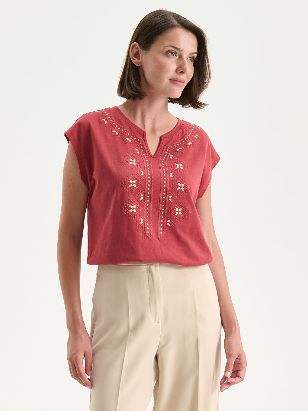 Turuncu Kaçık Yaka Nakışlı Bluz