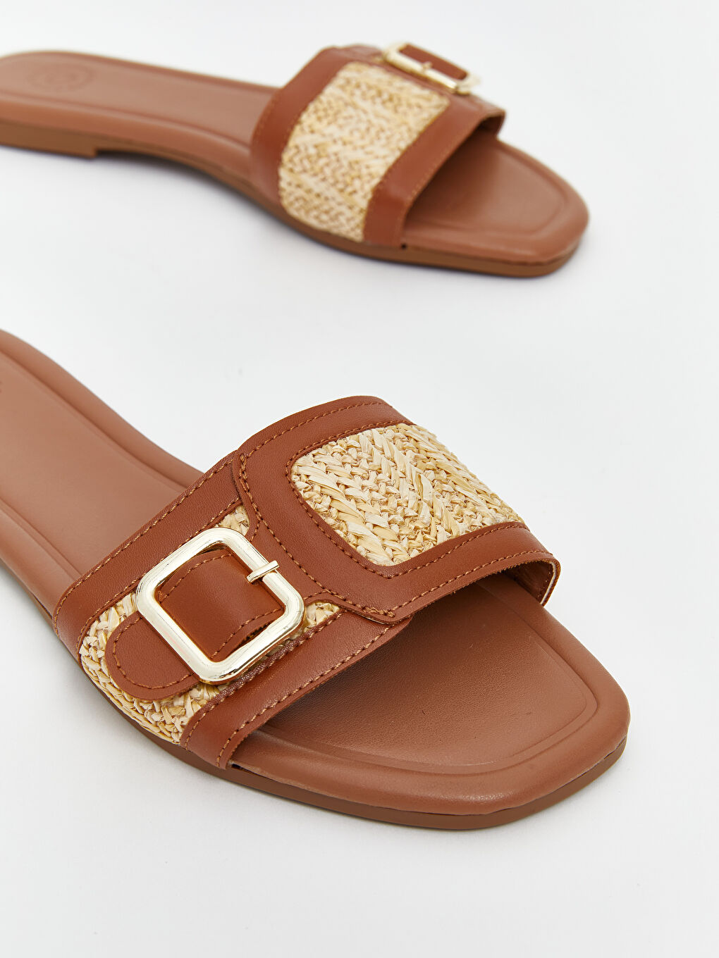 Kahverengi Deri Görünümlü Kadın Terlik-2