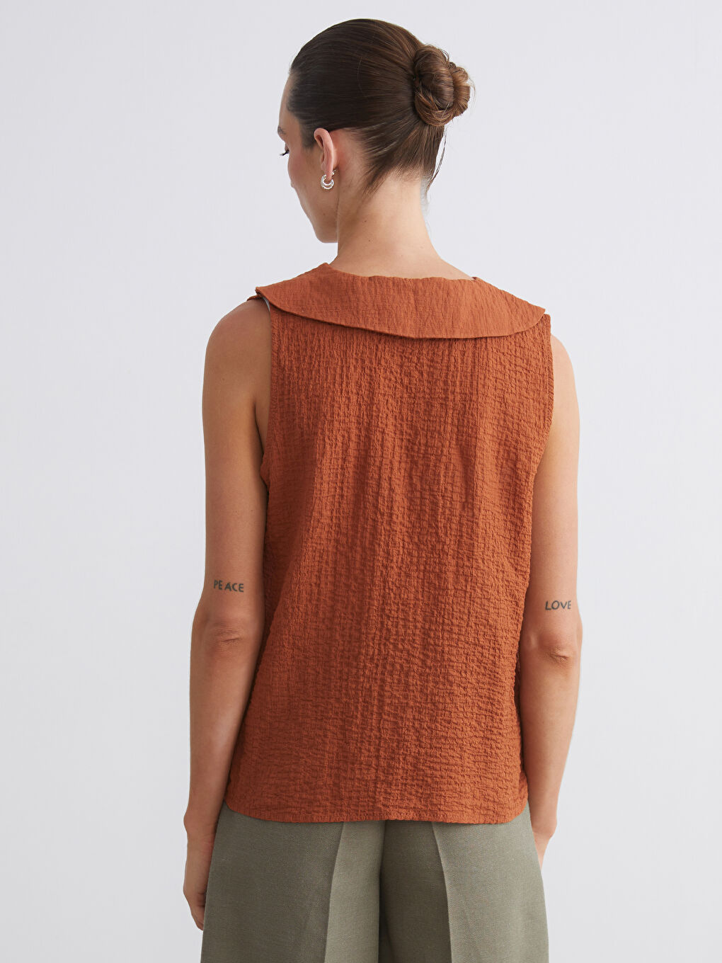 Kırmızı Bebe Yaka Dokulu Bluz-3