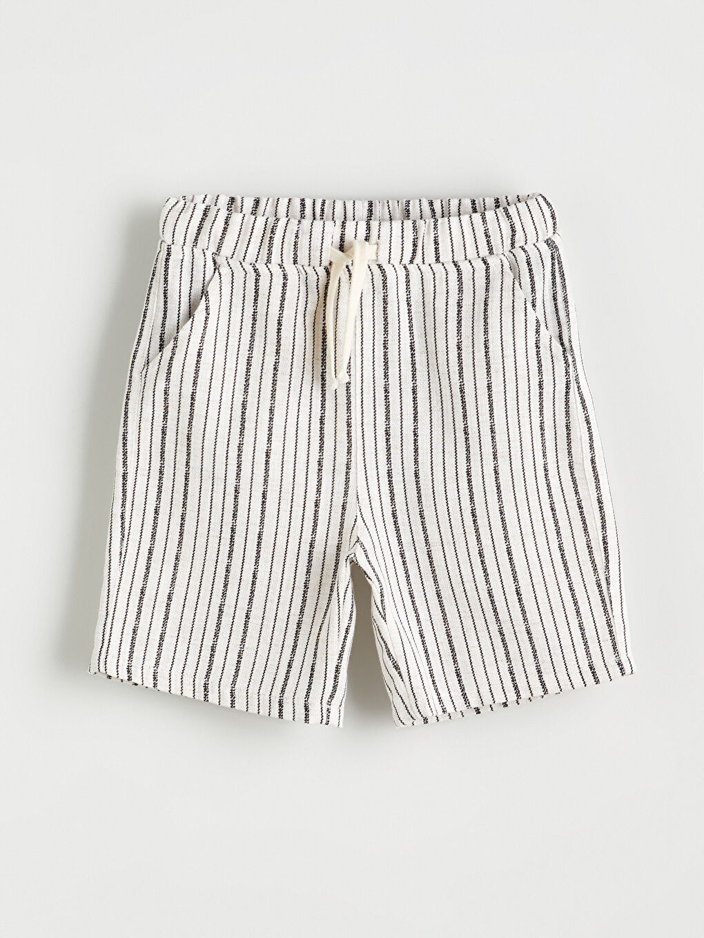 Siyah Beli Lastikli Çizgili Erkek Çocuk Şort