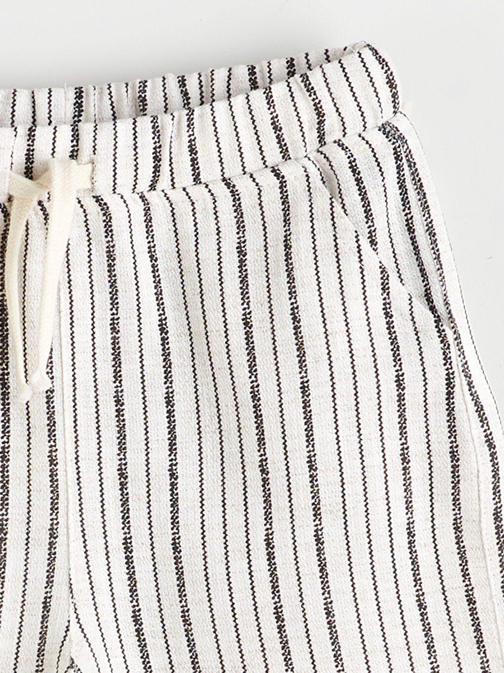 Siyah Beli Lastikli Çizgili Erkek Çocuk Şort-1