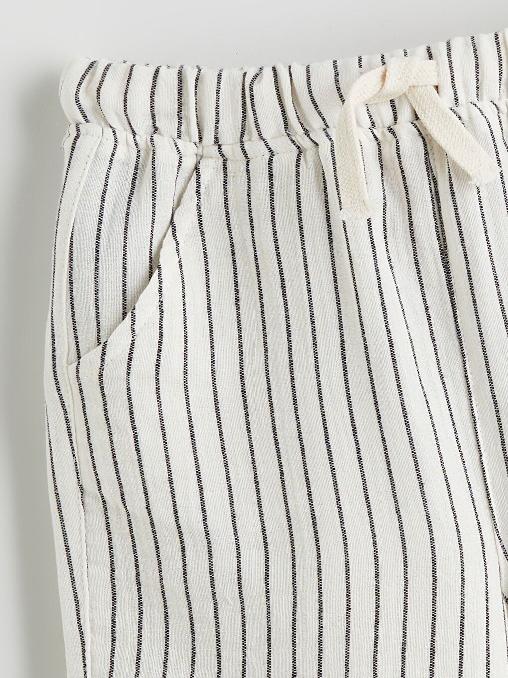 Siyah Beli Lastikli Cepli Çizgili Erkek Çocuk Şort-1