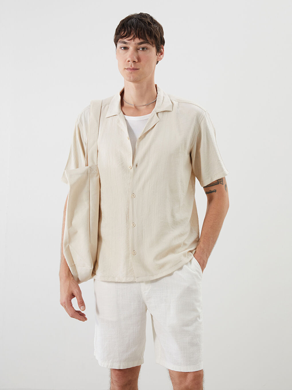 Bej Regular Fit Resort Yaka Kısa Kollu Erkek Gömlek