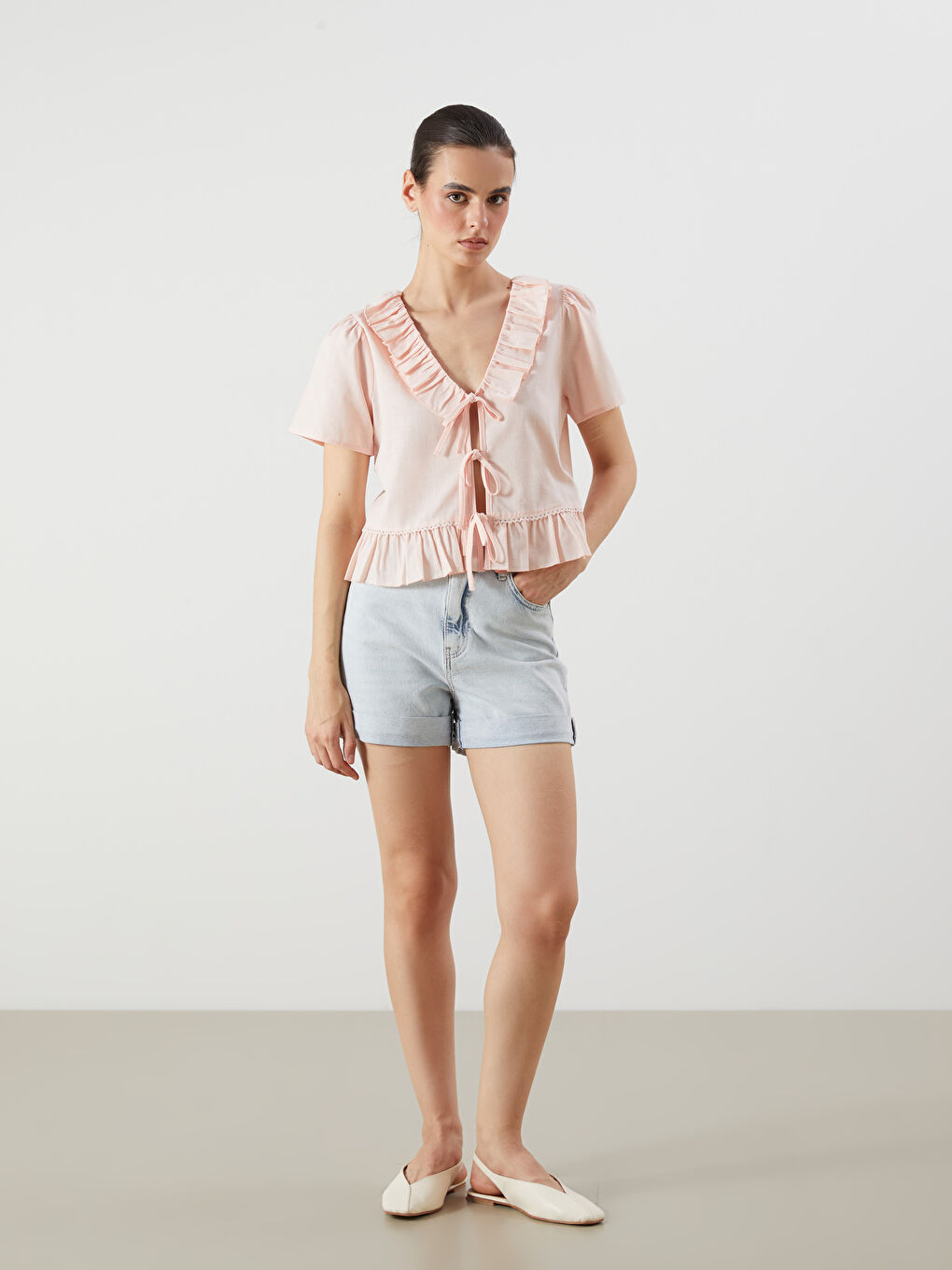 Pembe Fırfırlı V Yaka Bluz-1