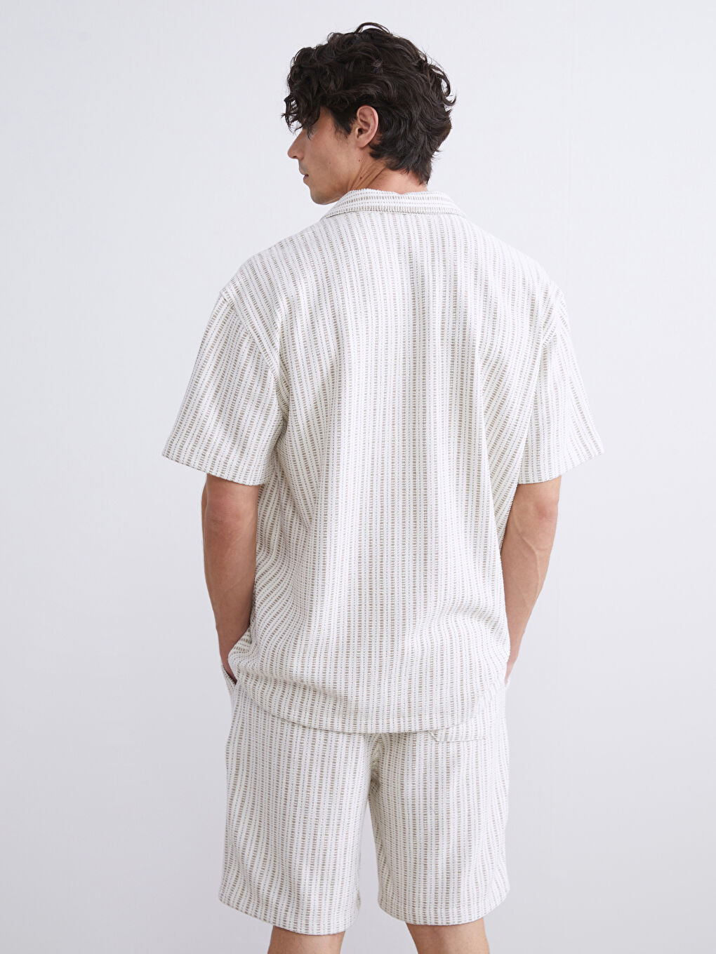 Bej Rahat Kalıp Resort Yaka Çizgili Erkek Gömlek-3
