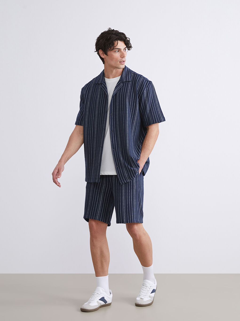 Lacivert Rahat Kalıp Resort Yaka Çizgili Erkek Gömlek-1