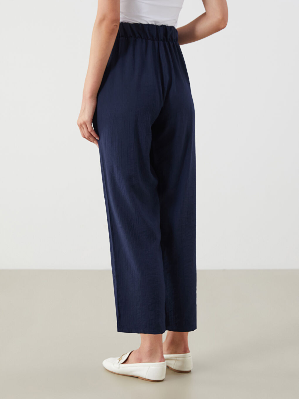 LCWAIKIKI Classic Elasticated Waist Textured Women's Trousers -S5RR57Z8-HPN