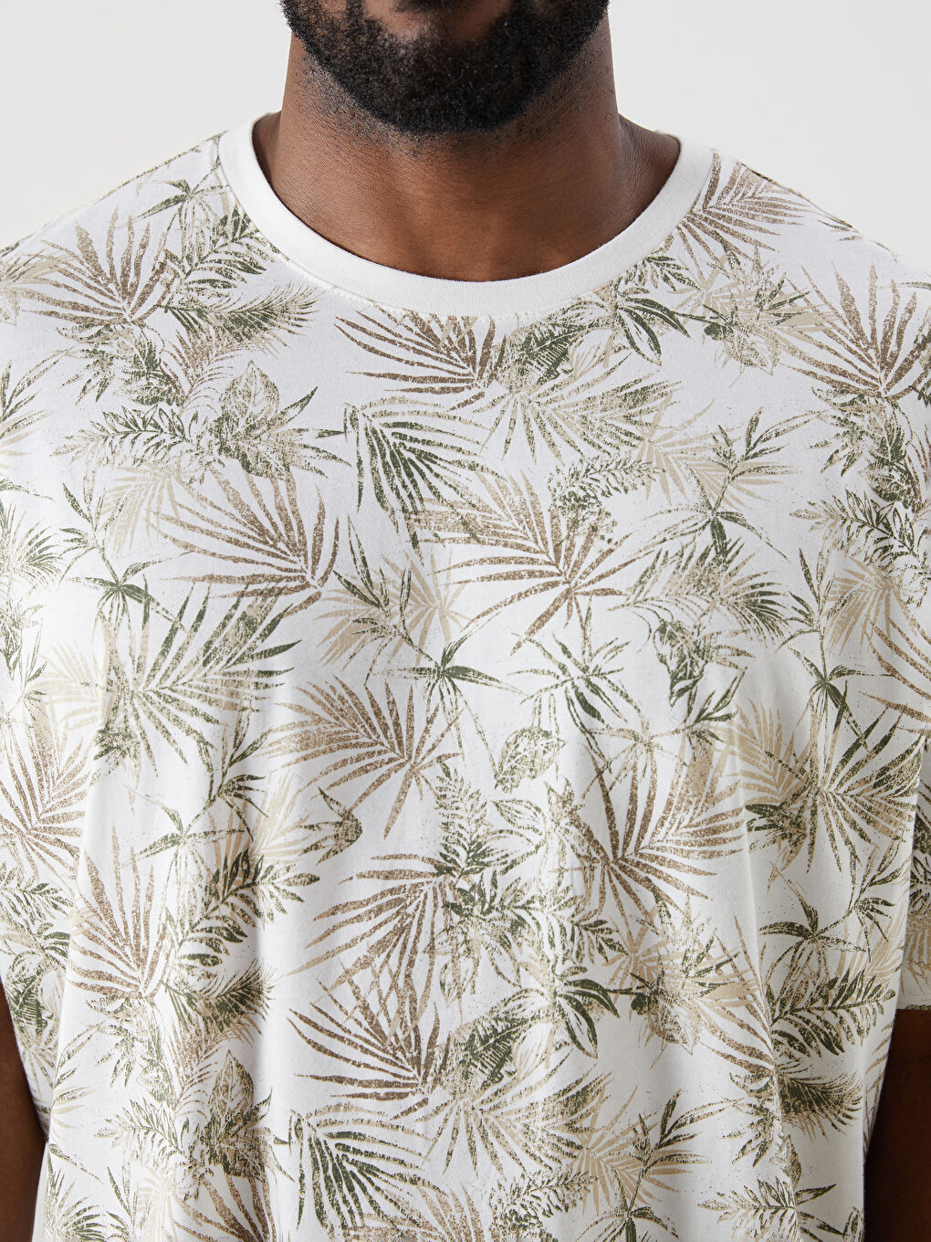 LCWAIKIKI Classic Crew Neck Floral Men's T-Shirt -W5JJ61Z8-LRA