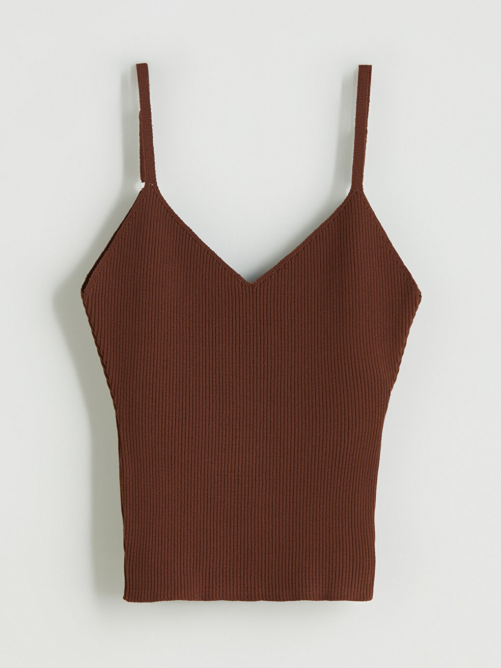 Kahverengi V Yaka Askılı Kadın Triko Atlet-4