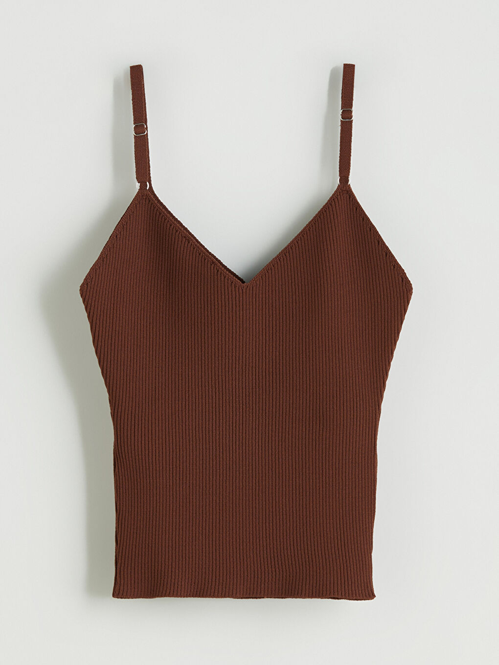Kahverengi V Yaka Askılı Kadın Triko Atlet-5