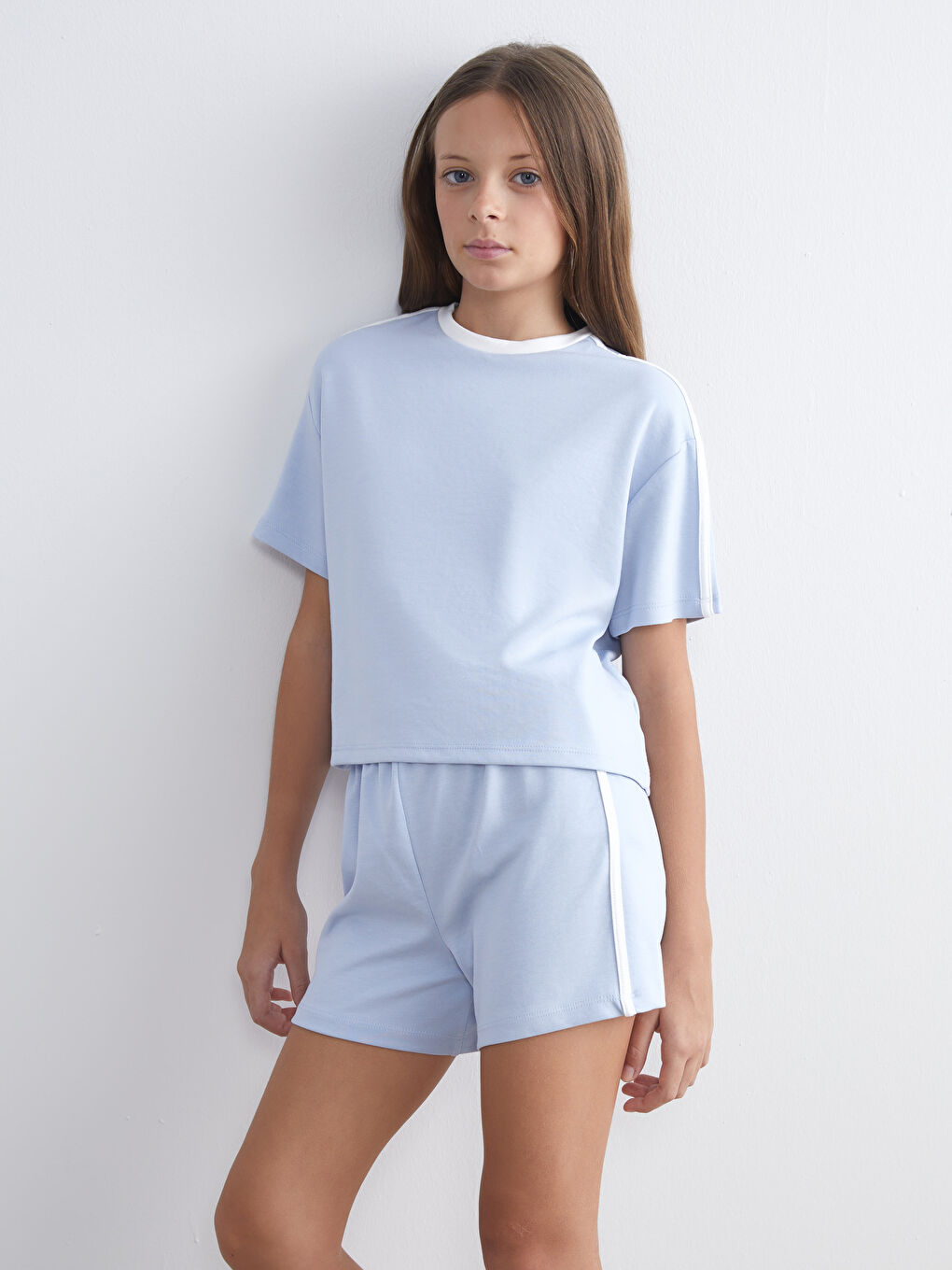LCW Kids تیشێرت و شۆرتی کچان یەخە خڕ -S5RS96Z4-FH0