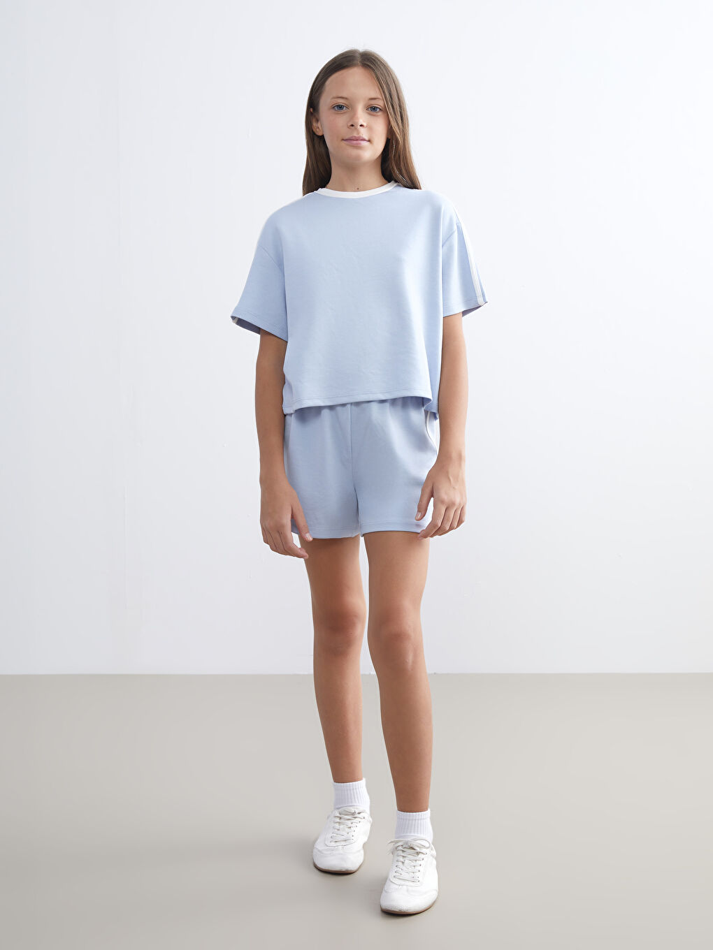 LCW Kids تیشێرت و شۆرتی کچان یەخە خڕ -S5RS96Z4-FH0