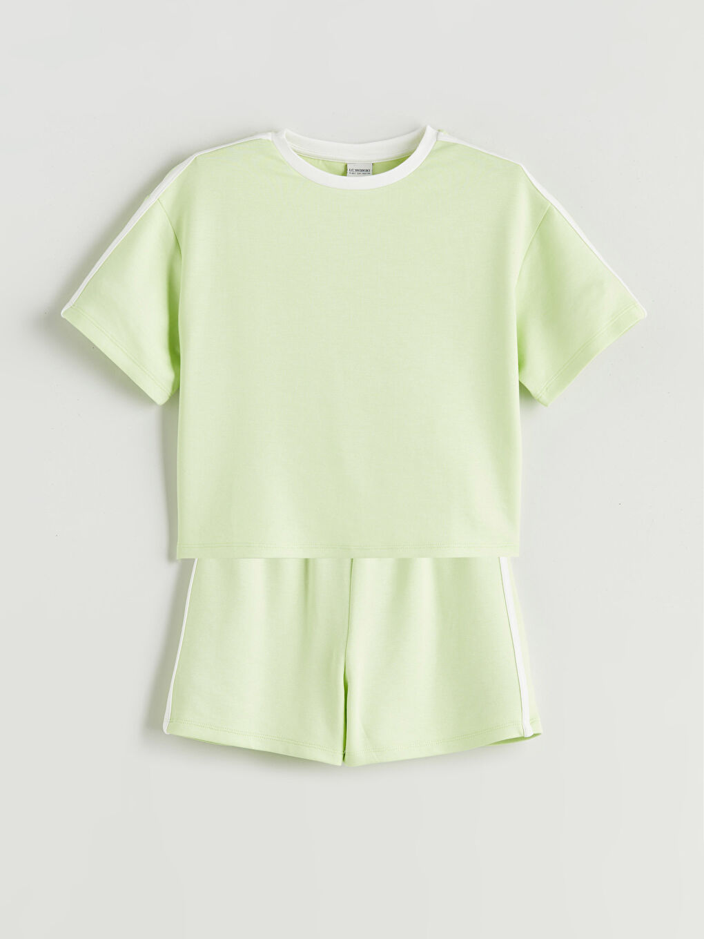 LCW Kids تیشێرت و شۆرتی کچان یەخە خڕ -S5RS96Z4-FYA