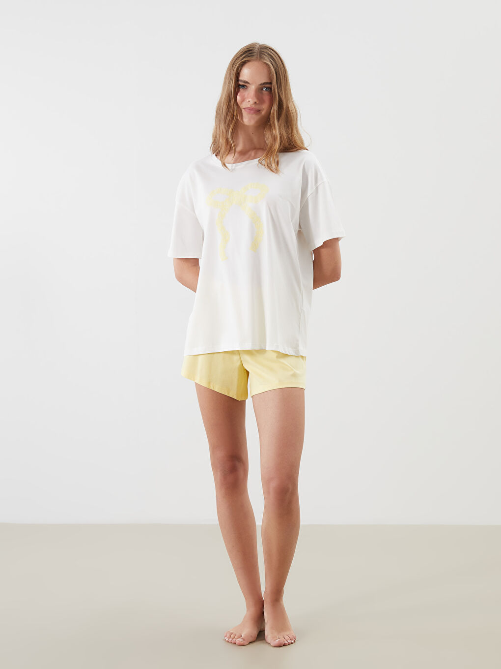 Sarı Fiyonk Baskılı Kadın Şortlu Pijama Takımı-1