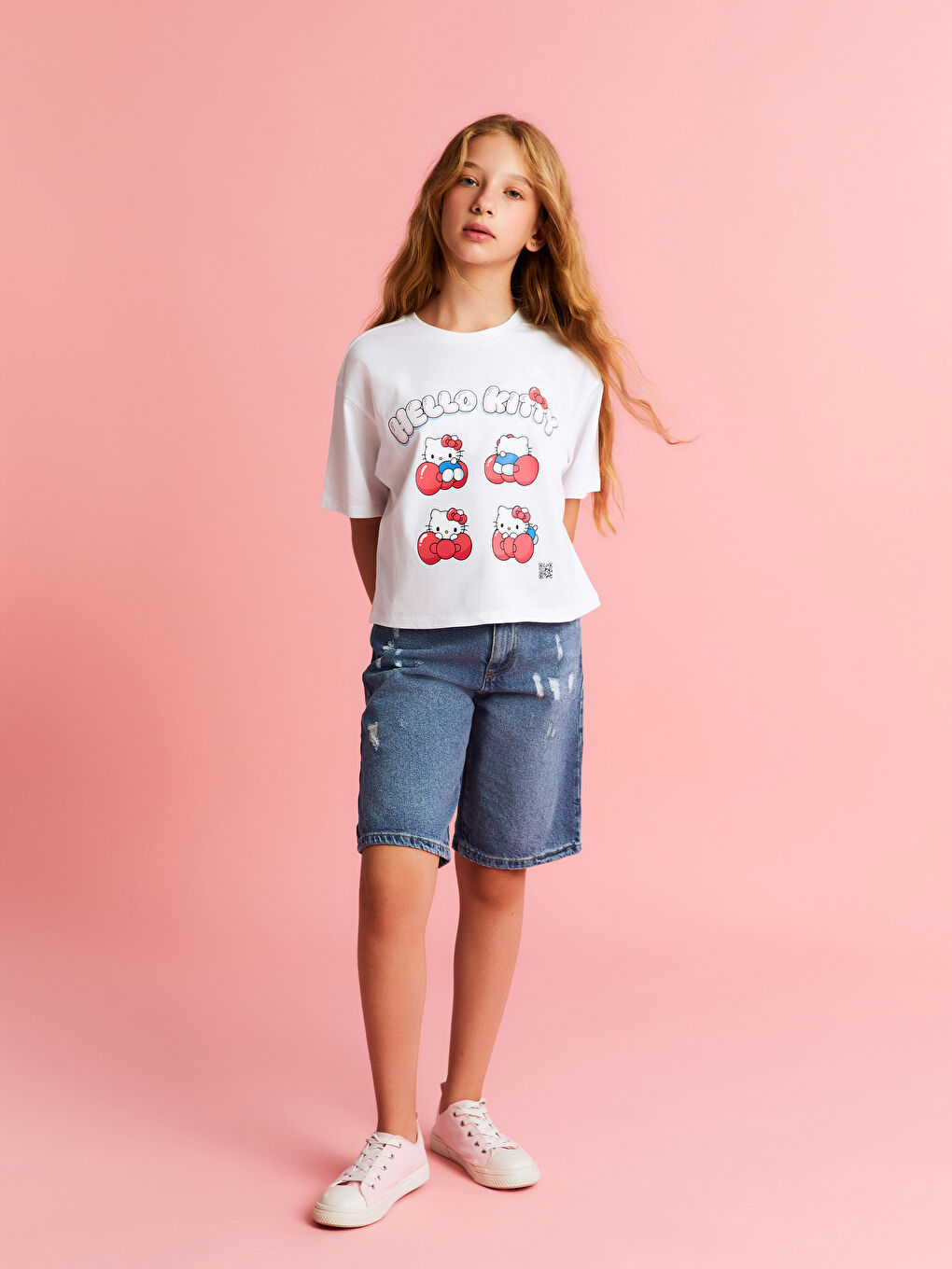 Beyaz Bisiklet Yaka Hello Kitty Baskılı Kız Çocuk Tişört-1