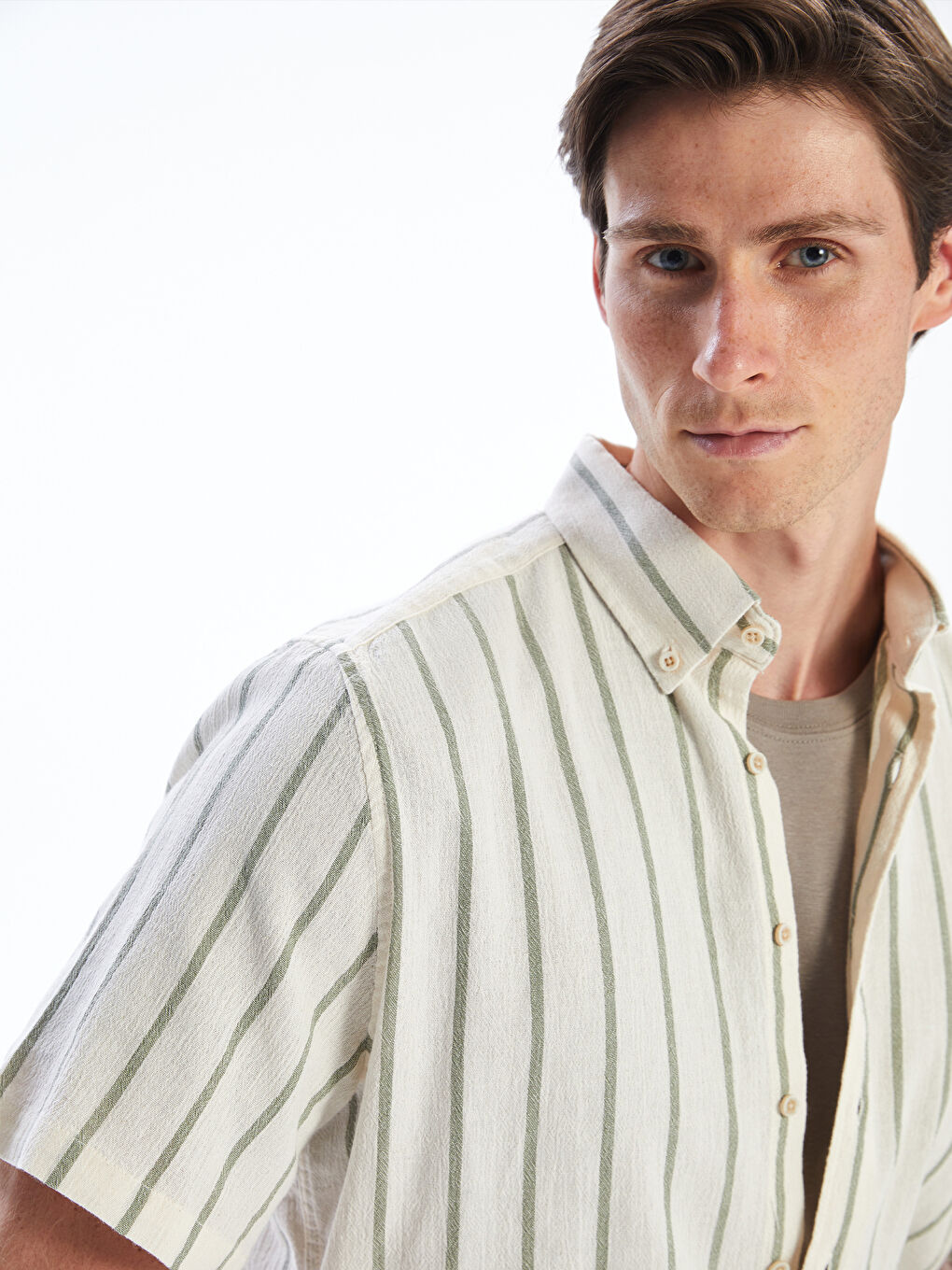 Yeşil Regular Fit Kısa Kollu Çizgili Keten Görünümlü Erkek Gömlek-2