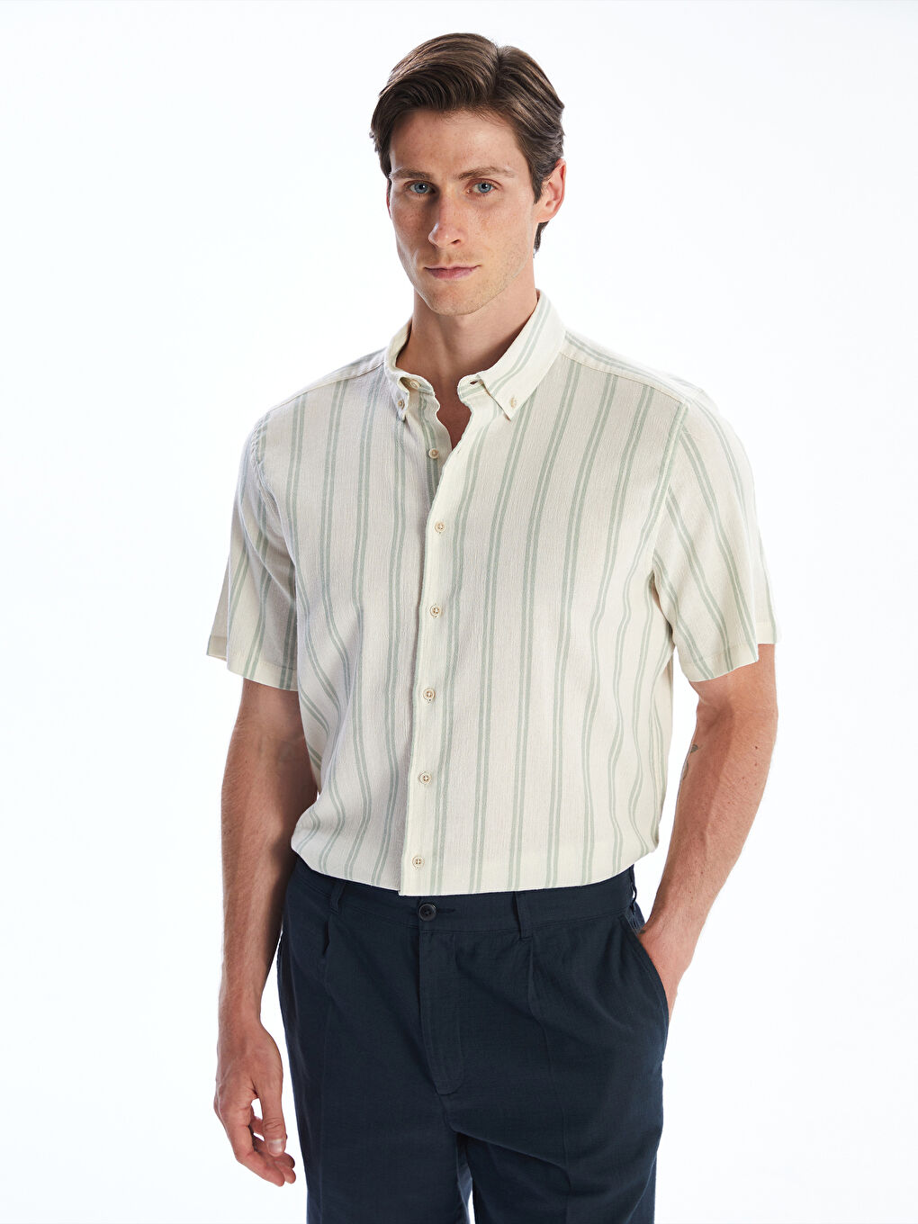 Yeşil Regular Fit Kısa Kollu Çizgili Keten Görünümlü Erkek Gömlek