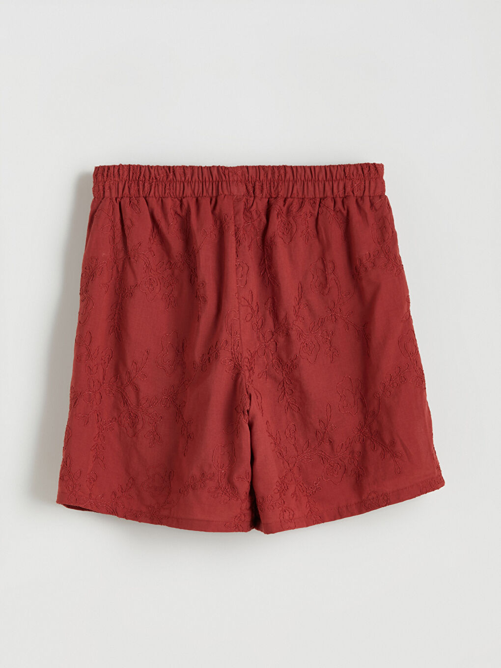 Mercan Beli Lastikli Nakışlı Kadın Şort-2