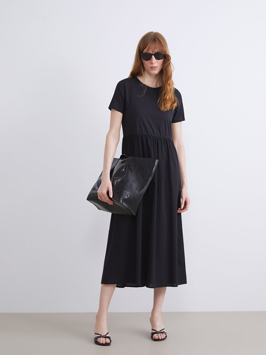 Siyah Bisiklet Yaka Belden Oturtmalı Elbise