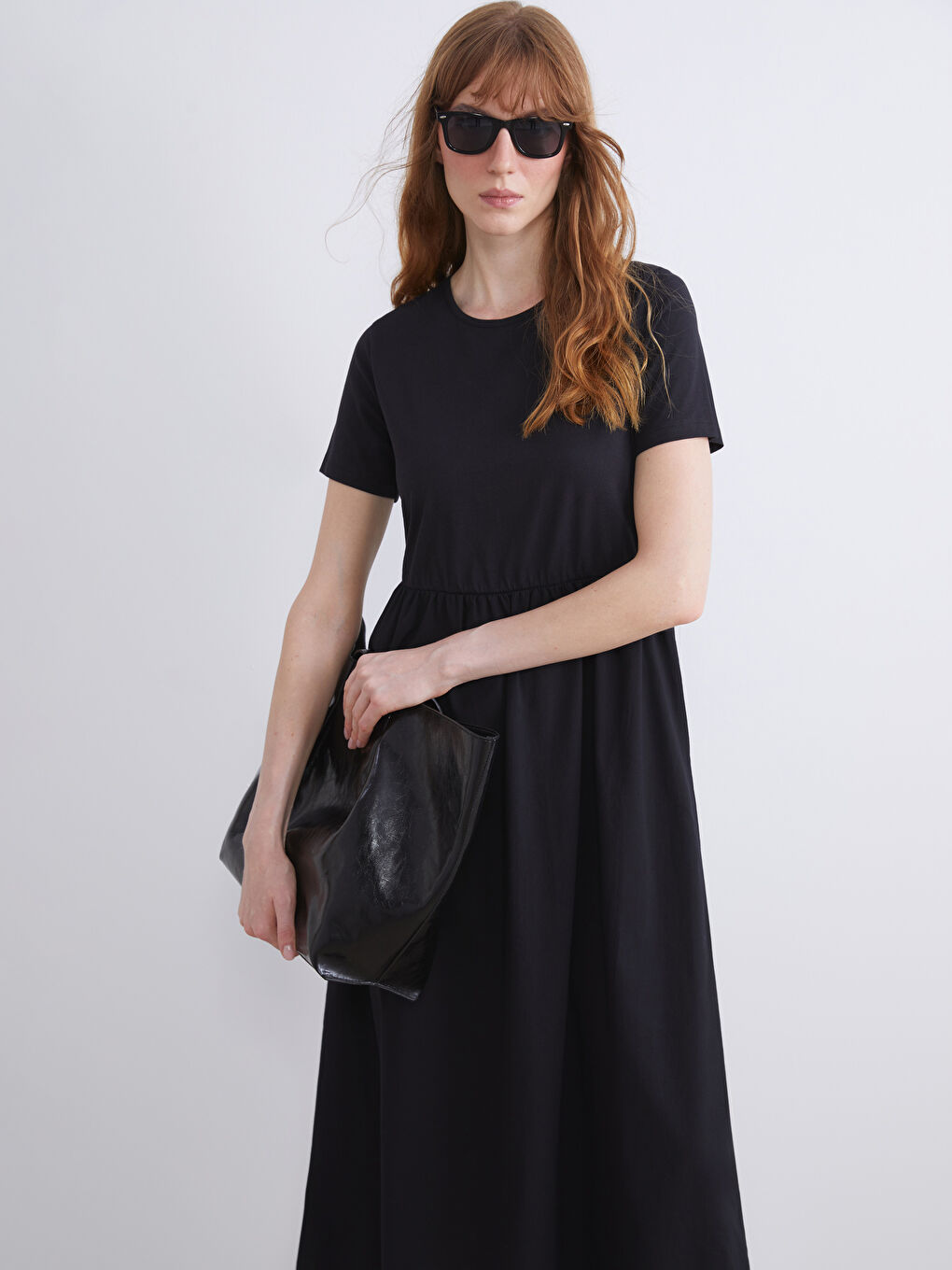 Siyah Bisiklet Yaka Belden Oturtmalı Elbise-1