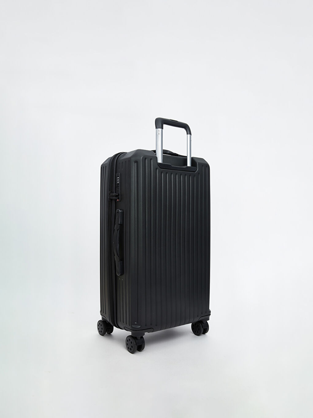 Siyah Kilit Detaylı Küçük Boy Valiz-1