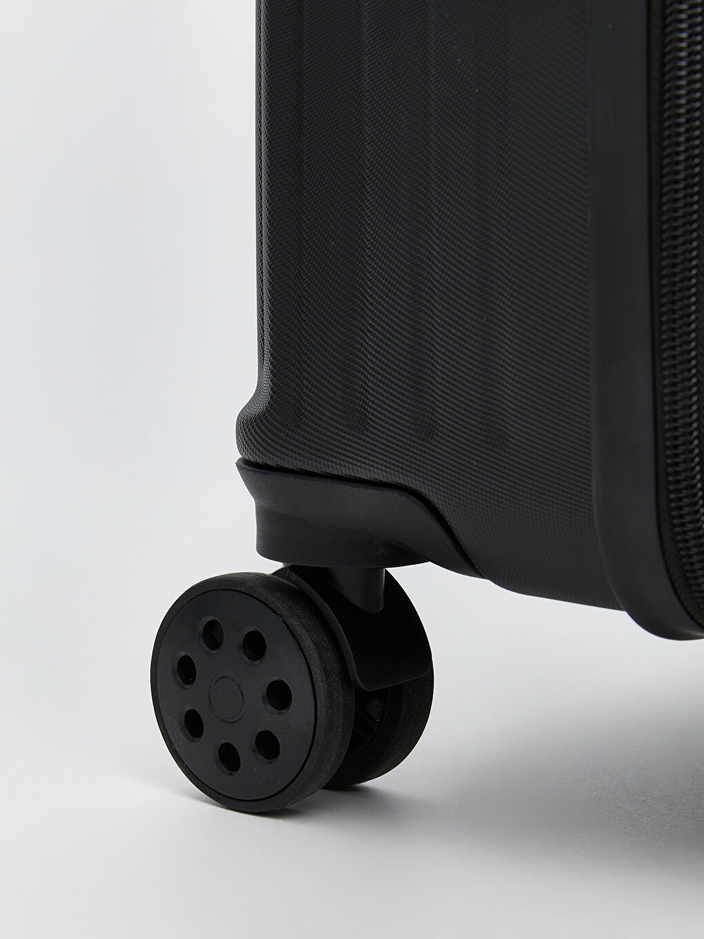 Siyah Kilit Detaylı Küçük Boy Valiz-4