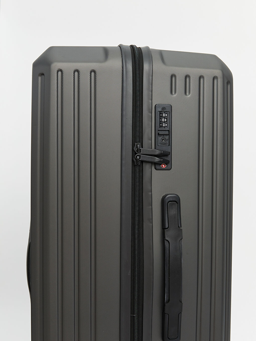 Gri Kilit Detaylı Orta Boy Kadın Valiz-3