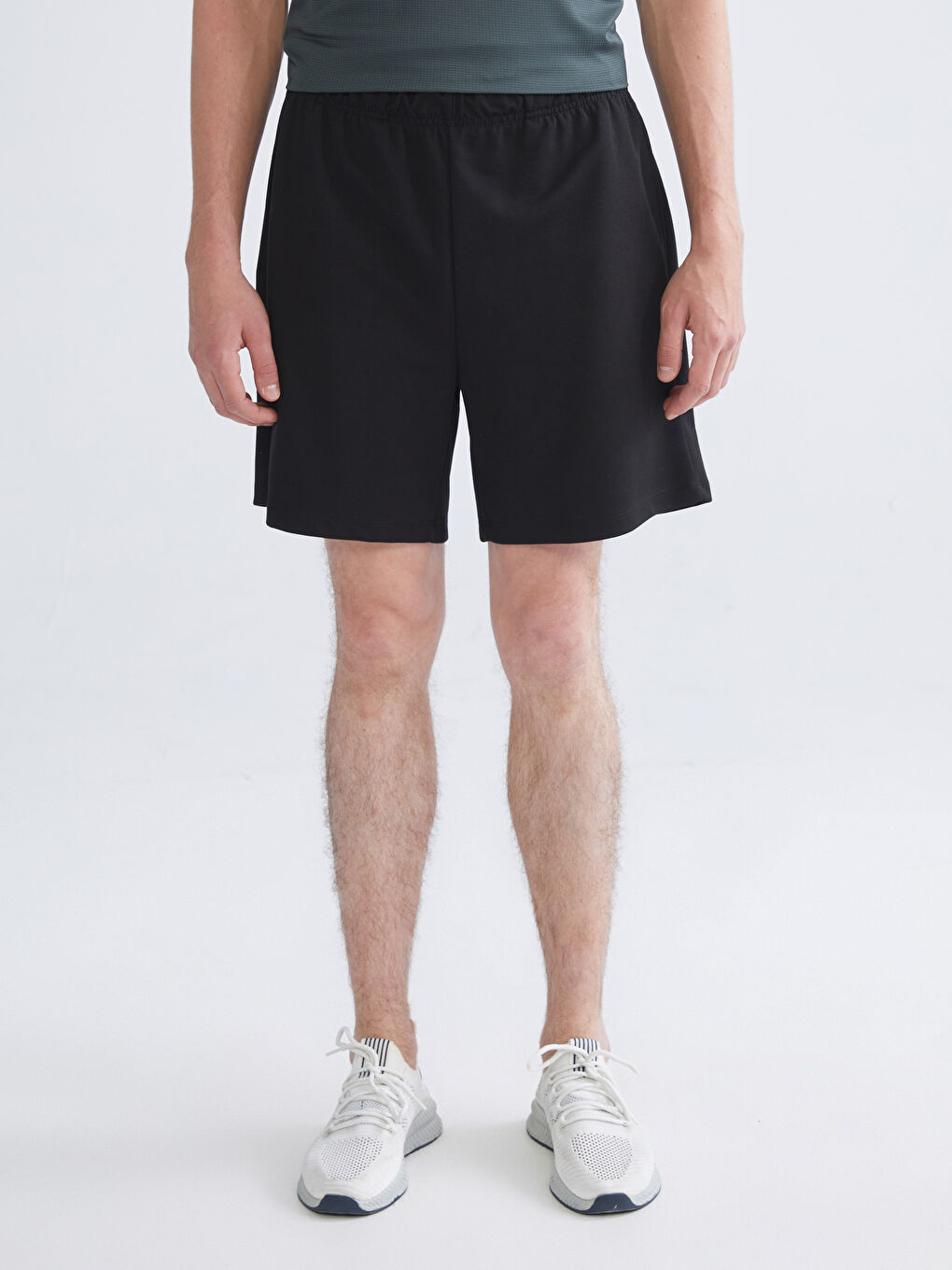 Siyah Standart Kalıp Erkek Spor Şort-1