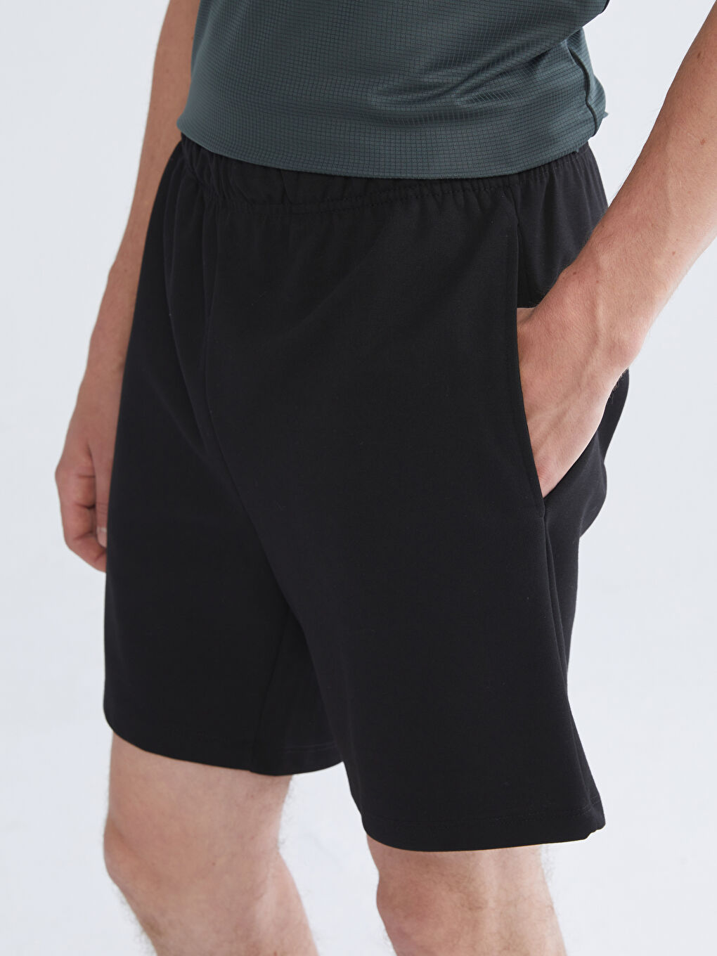 Siyah Standart Kalıp Erkek Spor Şort-2