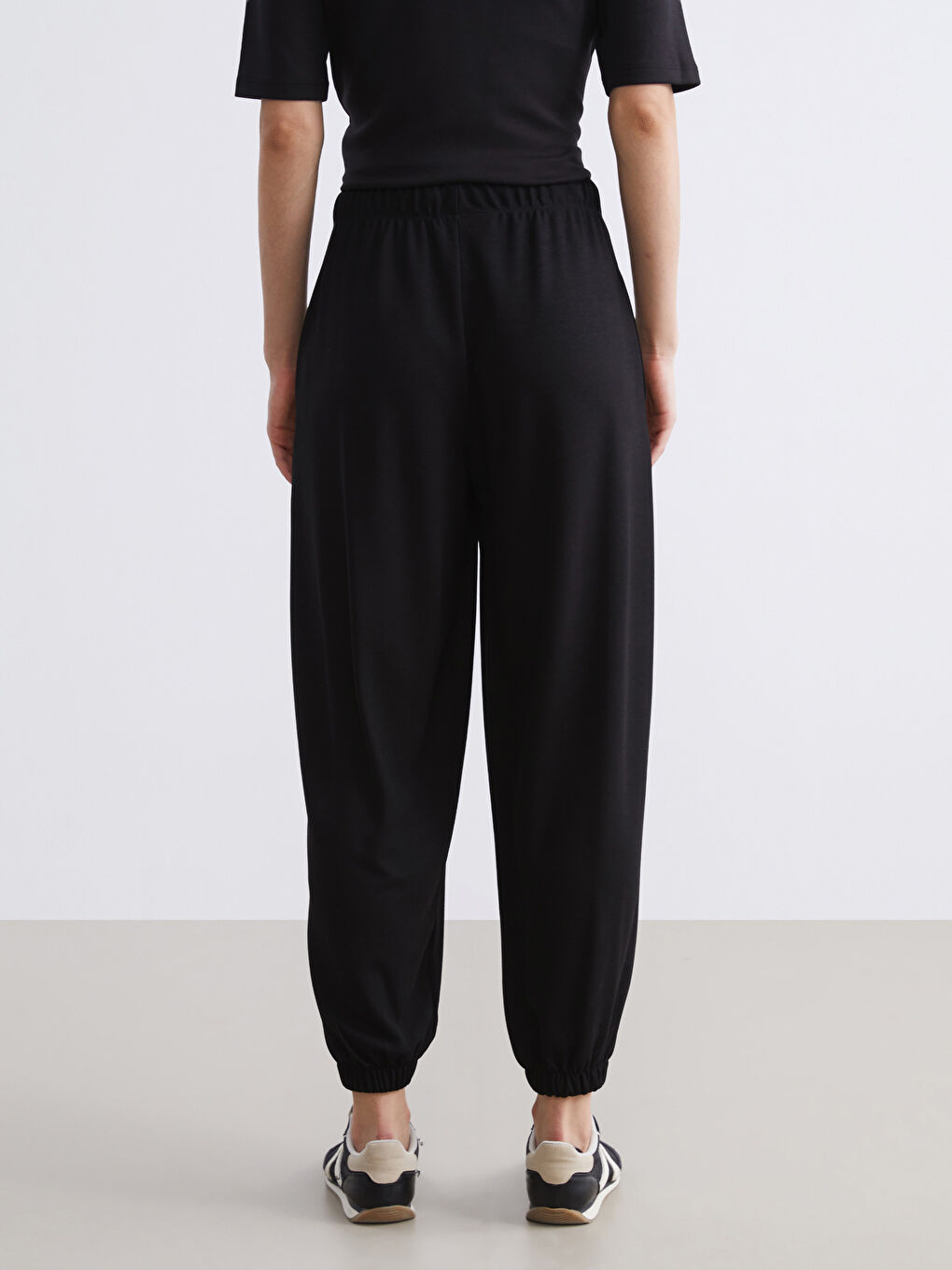 Siyah Beli Lastikli Kadın Jogger Eşofman Altı-3