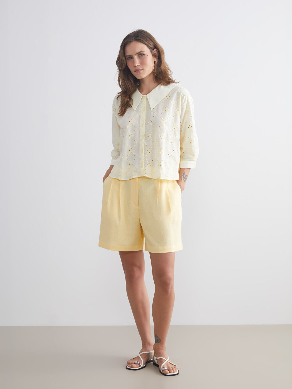 Sarı Bebe Yaka Ajurlu Brode Kadın Gömlek-1