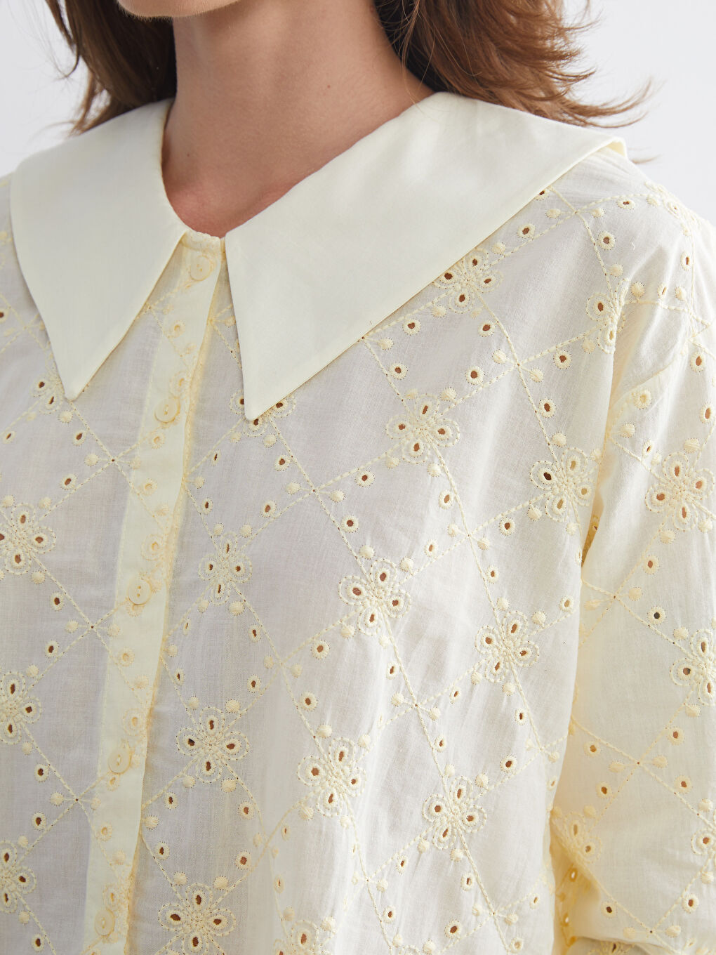 Sarı Bebe Yaka Ajurlu Brode Kadın Gömlek-2